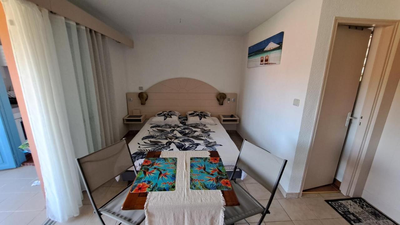 Studio Plage De L'Anse Caritan Sainte-Anne Dış mekan fotoğraf